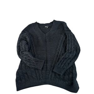 NWT Cable Knit Soft Black V Neck Over Sized Sweater Women’s Size‎ Small